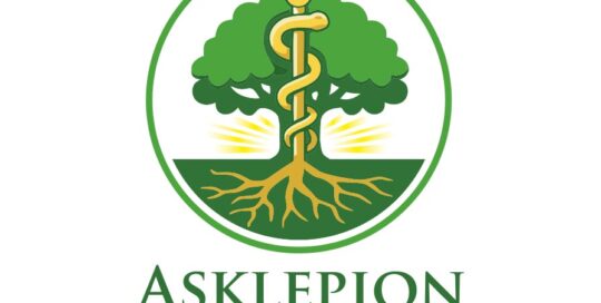 Logo ontwerp Asklepion Zorg — zorglogo met levensboom en staf van Asklepios in groen en goud